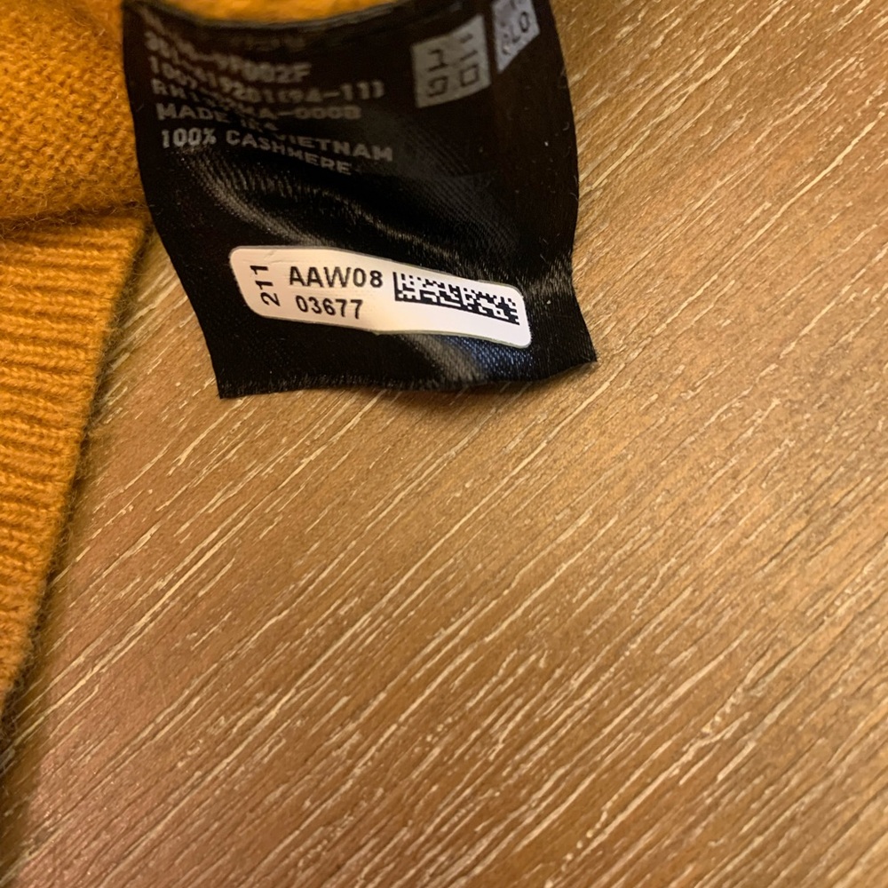 Uniqlo Mustard Crewneck Cashmere Sweater - Picture 4 of 8
